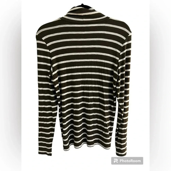 Aerie Real Soft Long sleeve shirt with a green and cream stripes size large - Picture 2 of 4